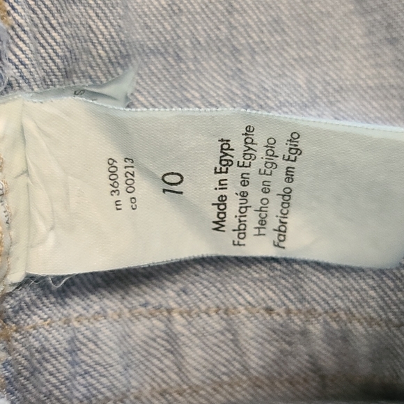 Calvin Klein 23 Inch Crops with Porkchop Pocket Distressed Denim Jeans - Size 10 - Picture 9 of 12